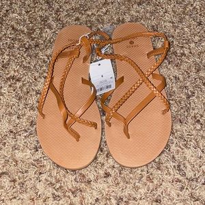 Women’s scrappy sandals